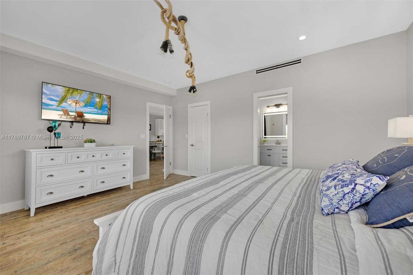 Small Image of 202 ATLANTIC BLVD, Key Largo Number 33