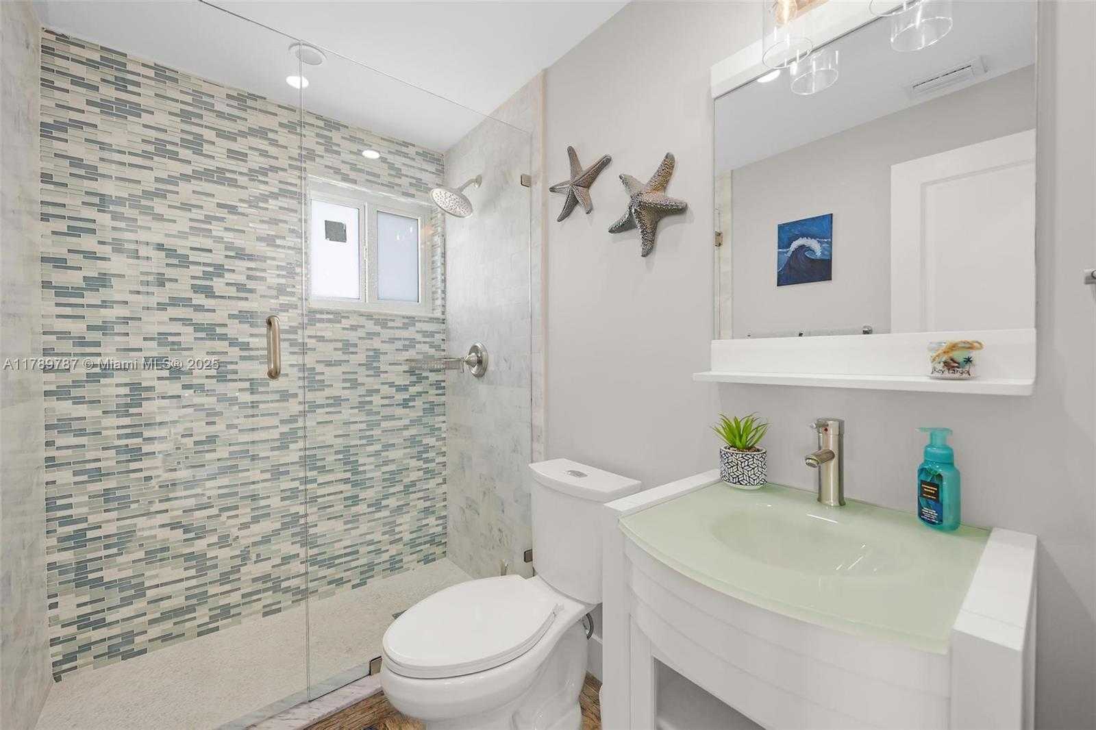 Small Image of 202 ATLANTIC BLVD, Key Largo Number 38