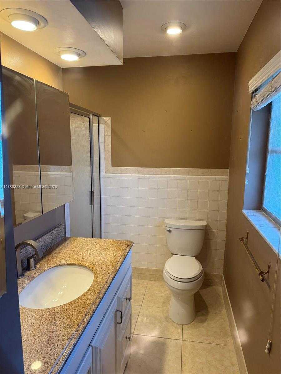 Small Image of 1011 SOUTH EAST 12TH AVE, Deerfield Beach Number 13