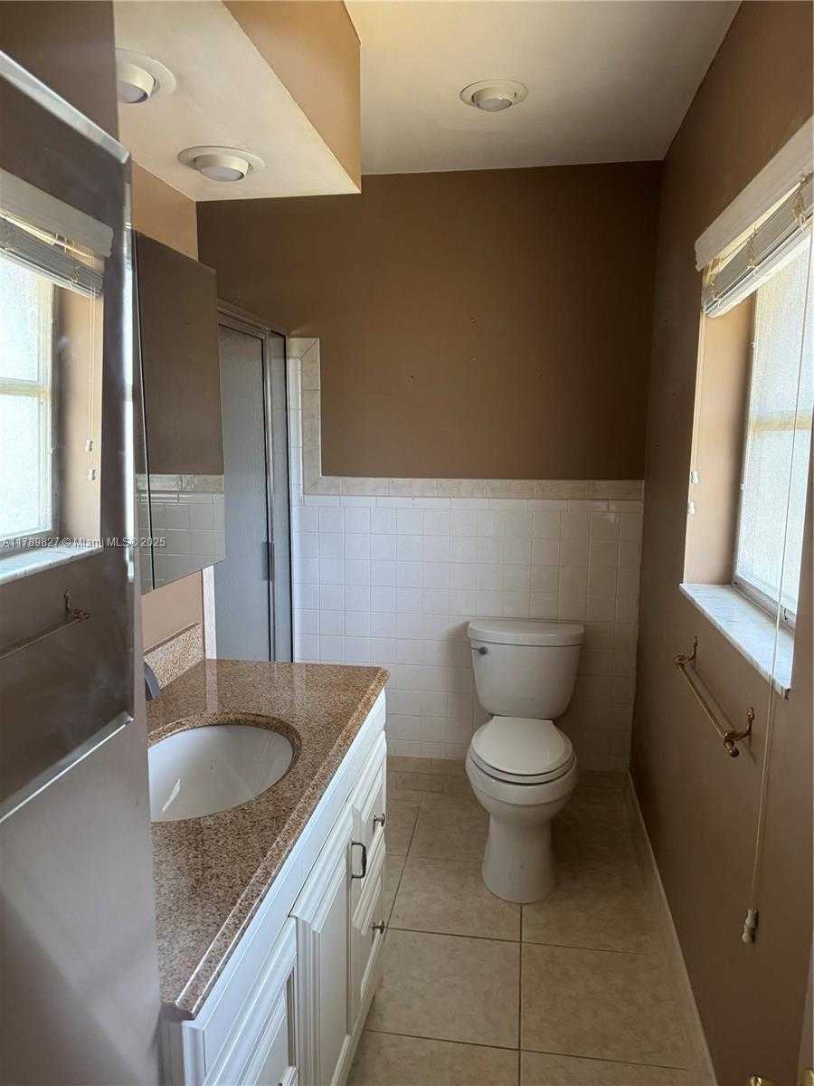Small Image of 1011 SOUTH EAST 12TH AVE, Deerfield Beach Number 14