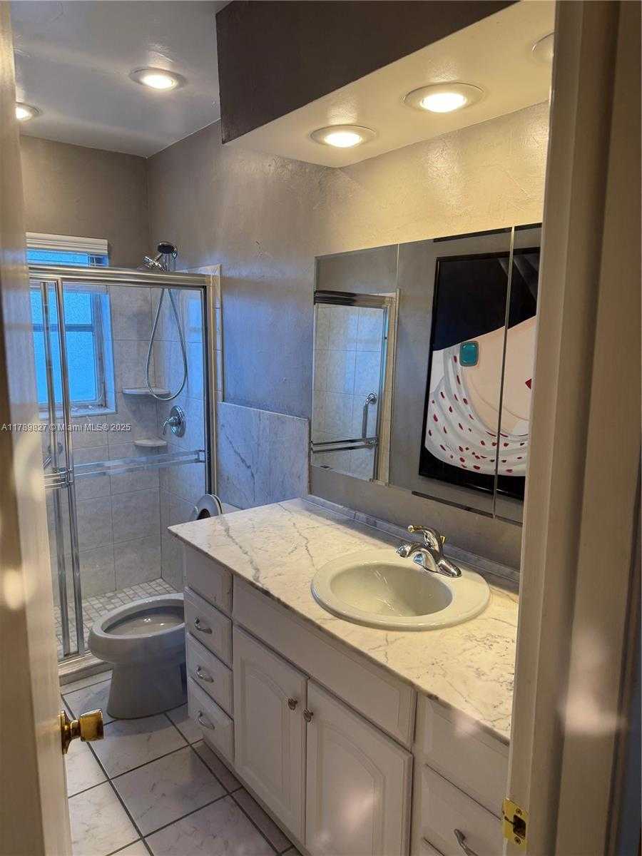 Small Image of 1011 SOUTH EAST 12TH AVE, Deerfield Beach Number 15
