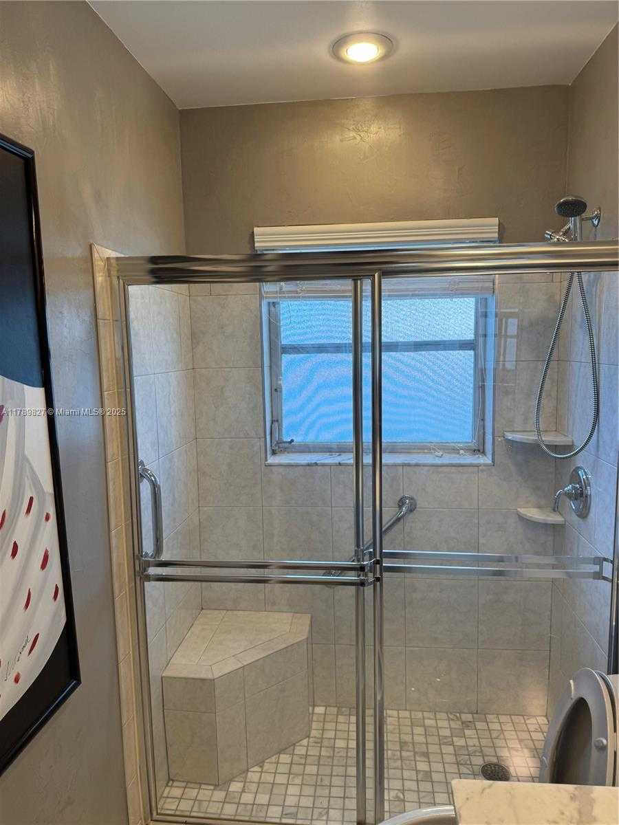 Small Image of 1011 SOUTH EAST 12TH AVE, Deerfield Beach Number 16