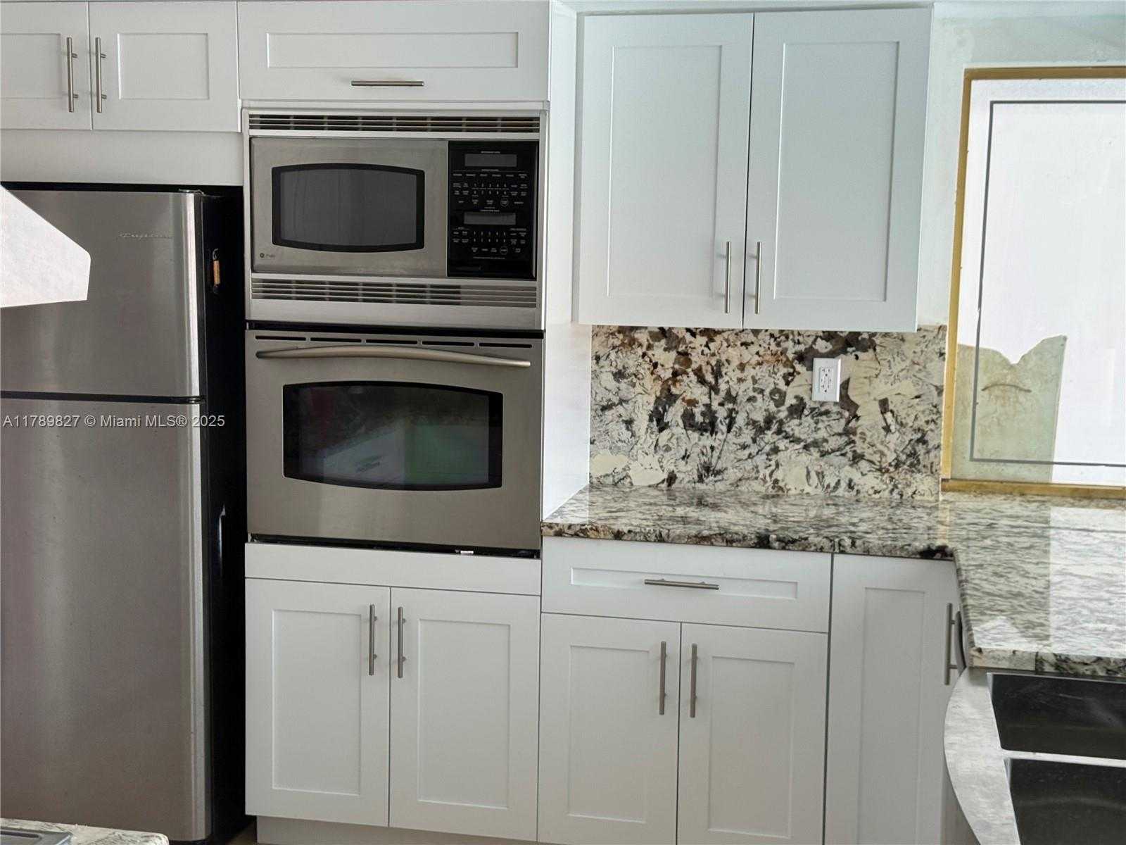 Small Image of 1011 SOUTH EAST 12TH AVE, Deerfield Beach Number 2