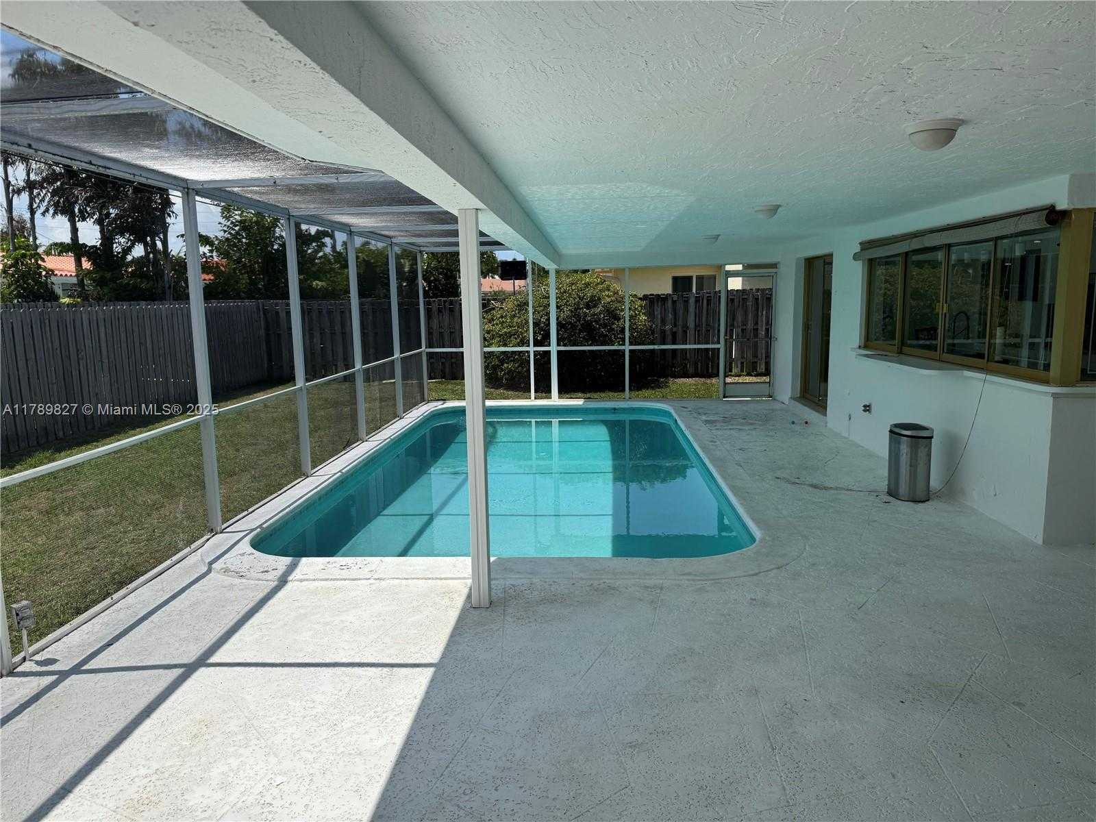 Small Image of 1011 SOUTH EAST 12TH AVE, Deerfield Beach Number 20
