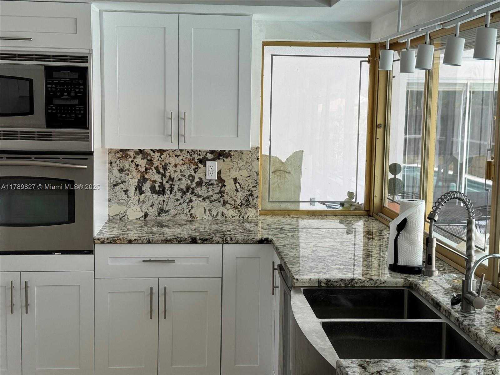 Small Image of 1011 SOUTH EAST 12TH AVE, Deerfield Beach Number 4