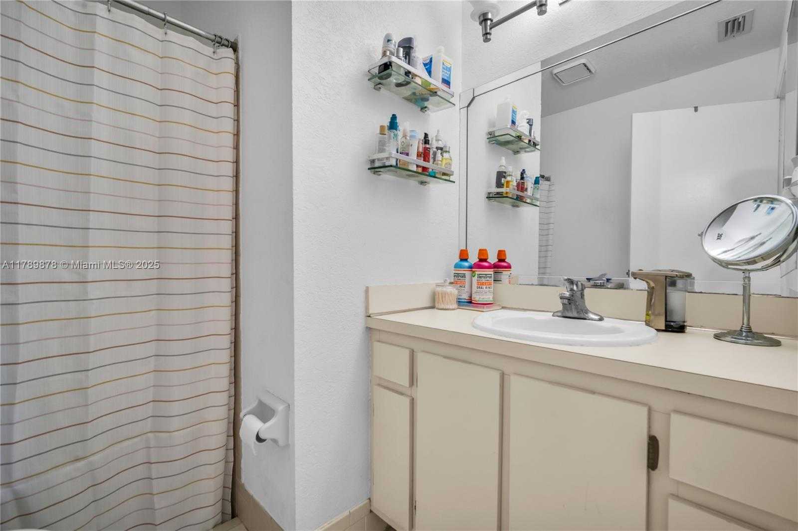 Small Image of 22430 SEA BASS DR, Boca Raton Number 7