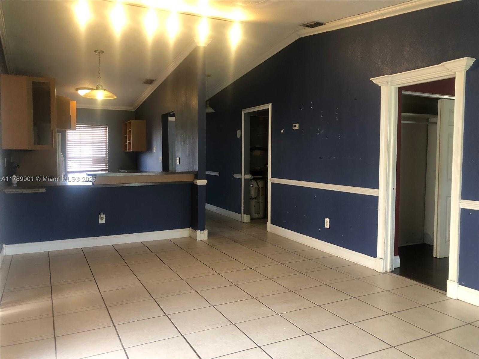Small Image of 9531 WEST HEATHER LN, Miramar Number 16