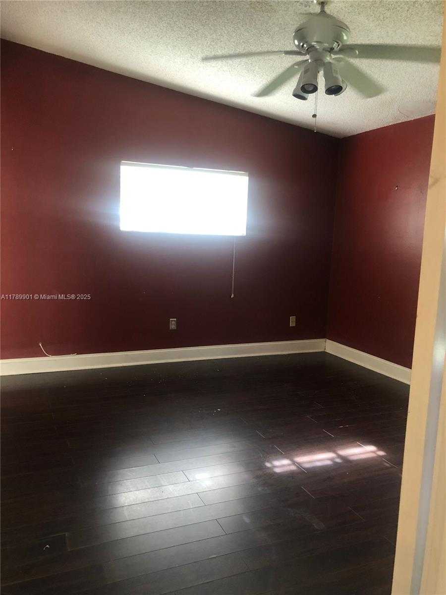 Small Image of 9531 WEST HEATHER LN, Miramar Number 17
