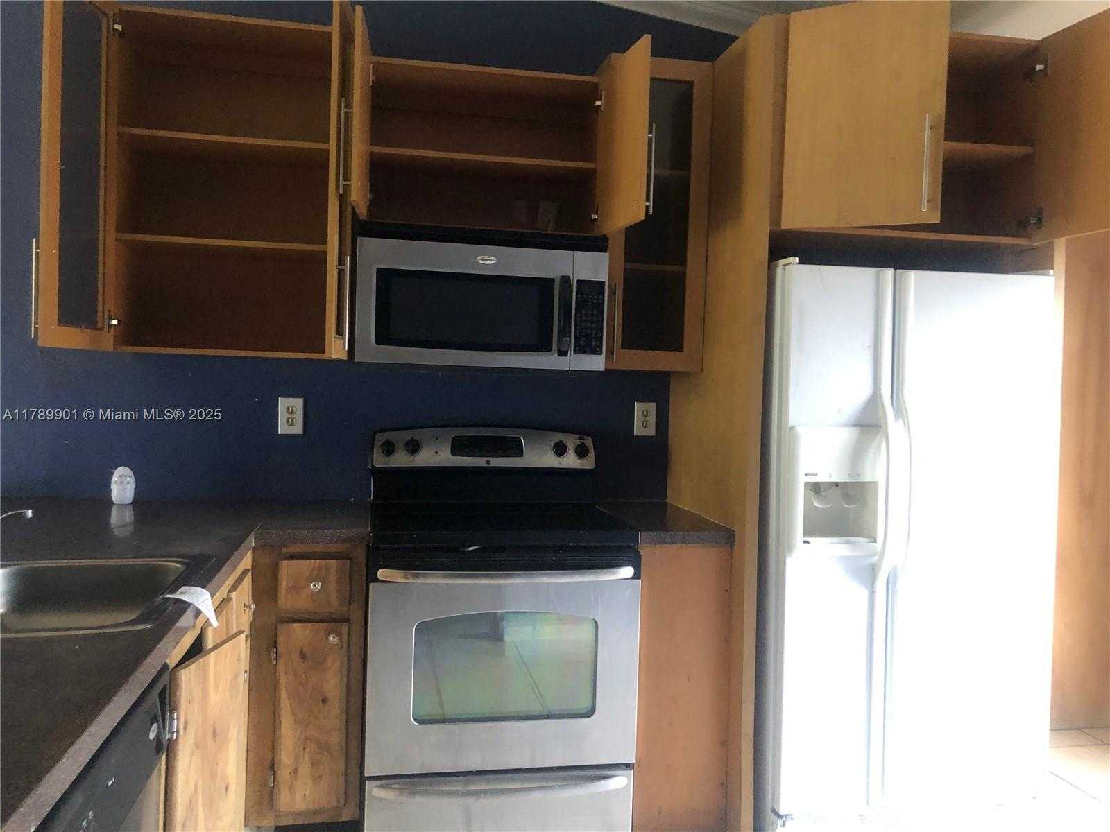 Small Image of 9531 WEST HEATHER LN, Miramar Number 22