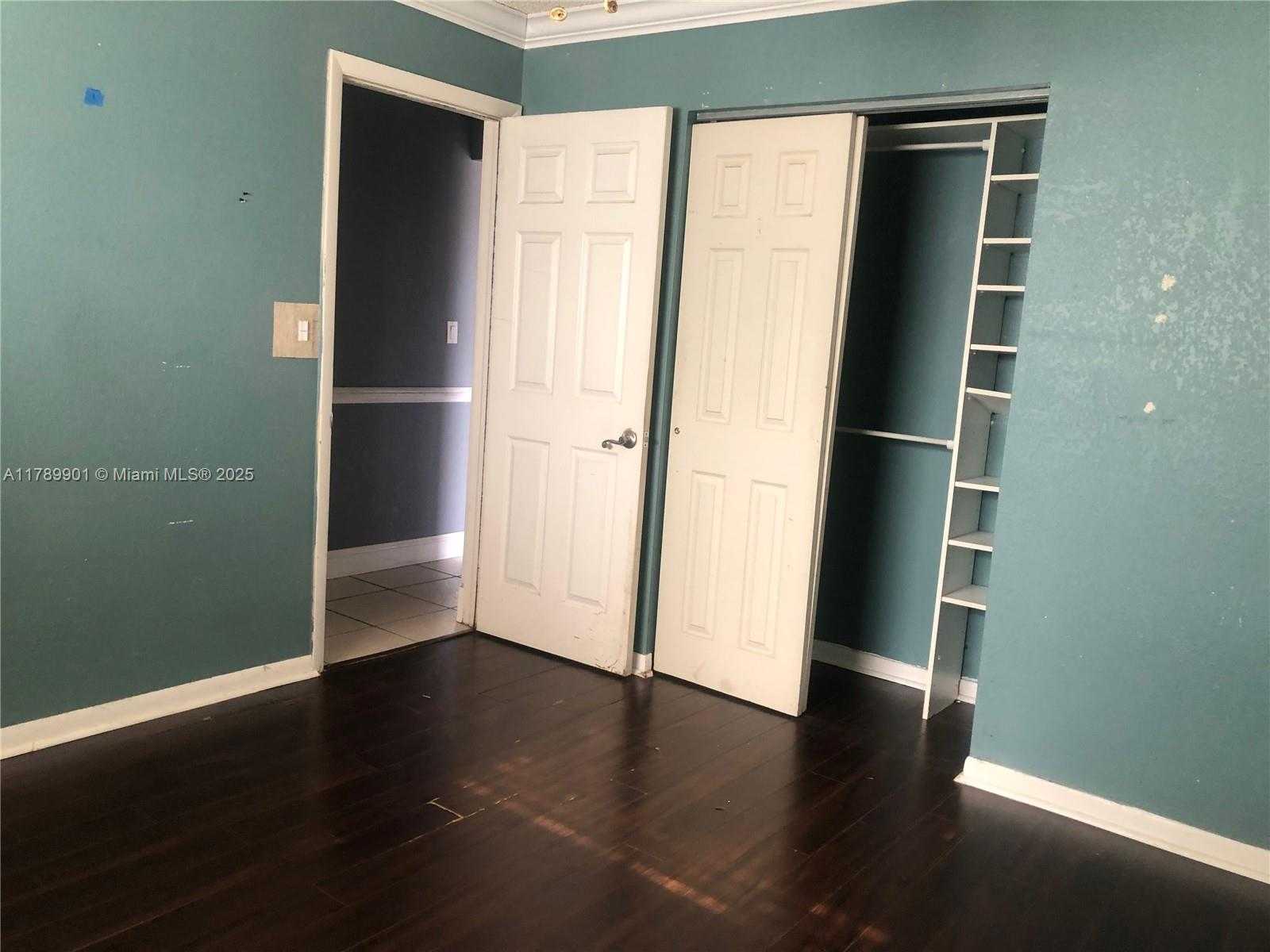 Small Image of 9531 WEST HEATHER LN, Miramar Number 9