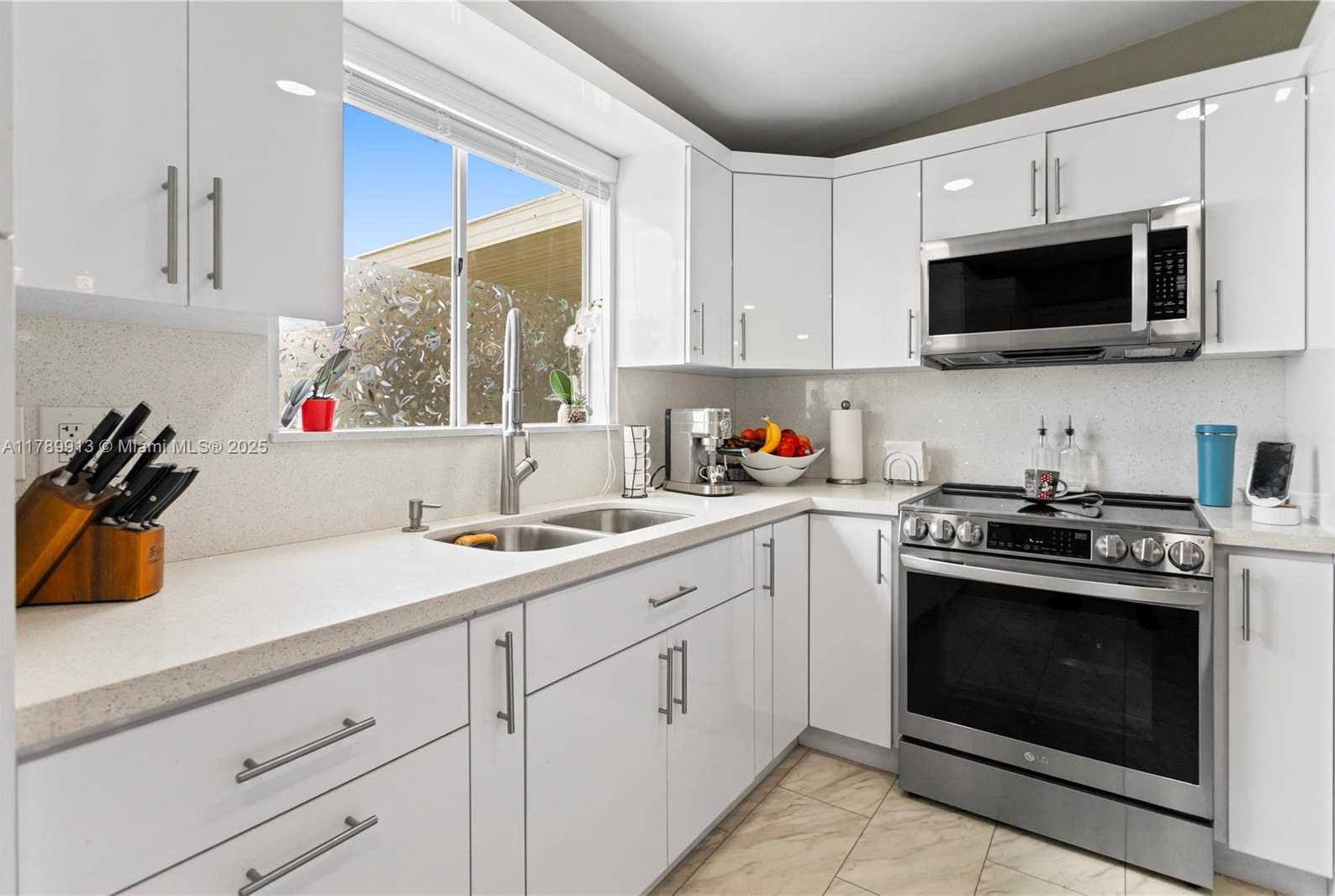 Small Image of 740 NORTH WEST 219TH AVENUE, Pembroke Pines Number 11