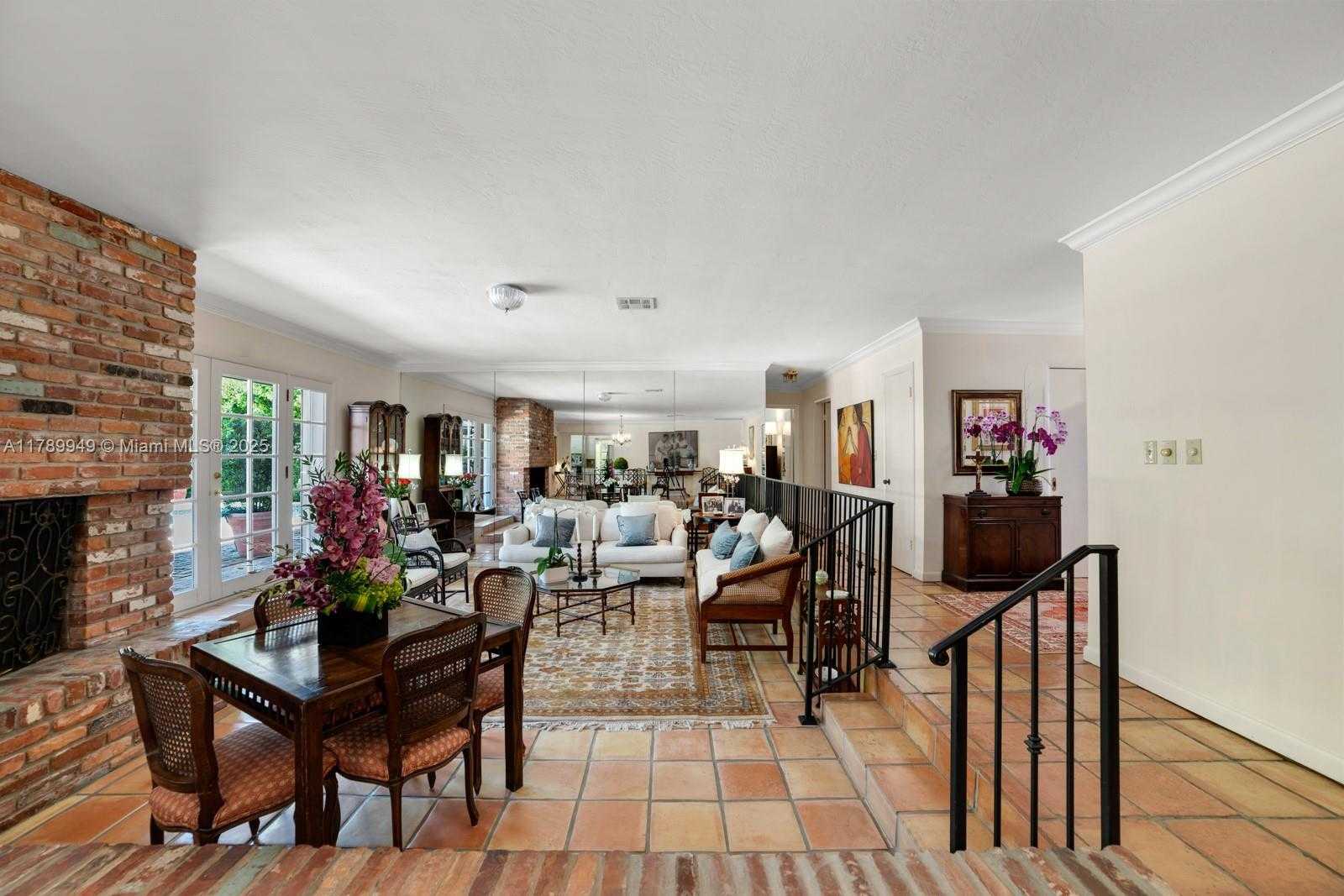 Small Image of 141 ISLAND DR, Key Biscayne Number 4