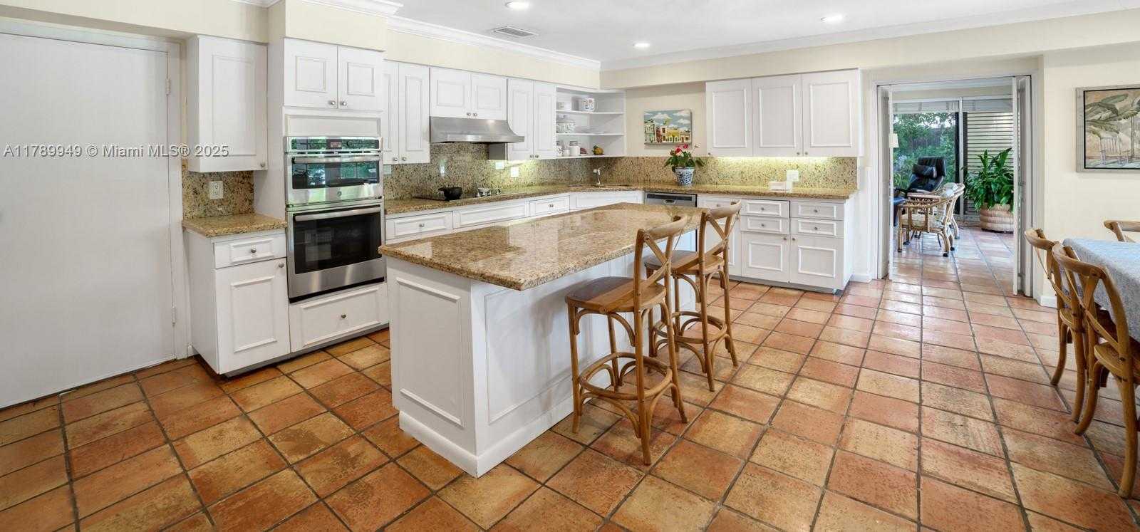 Small Image of 141 ISLAND DR, Key Biscayne Number 6
