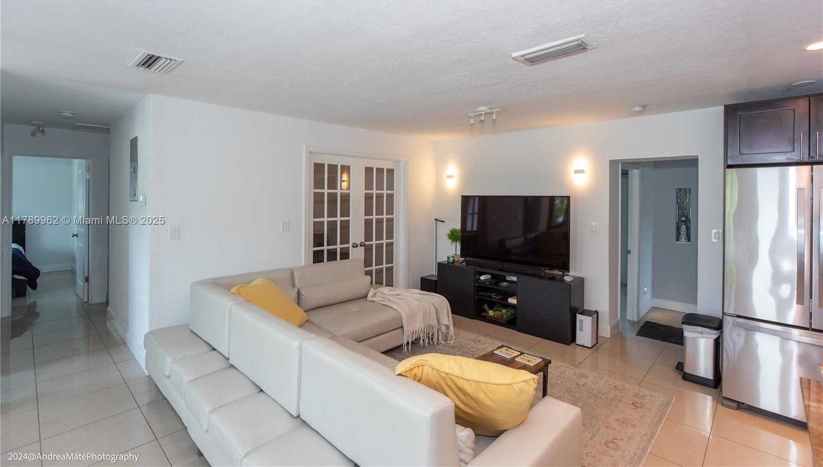 Small Image of 5901 NORTH EAST 4TH AVE, Oakland Park Number 6