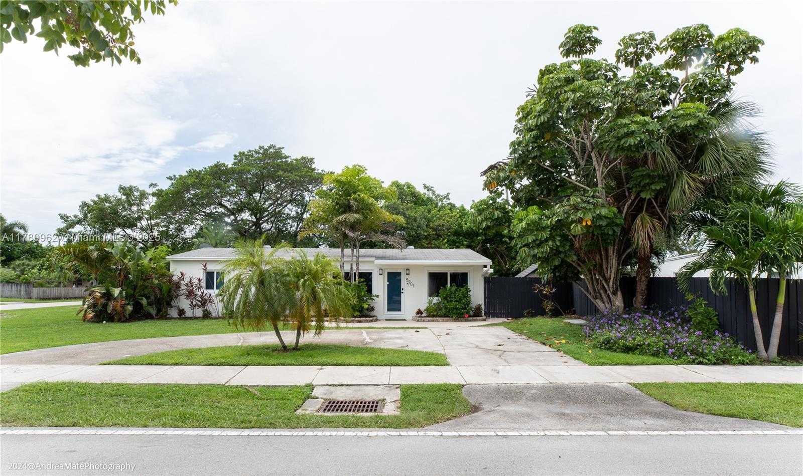 Small Image of 5901 NORTH EAST 4TH AVE, Oakland Park Number 9