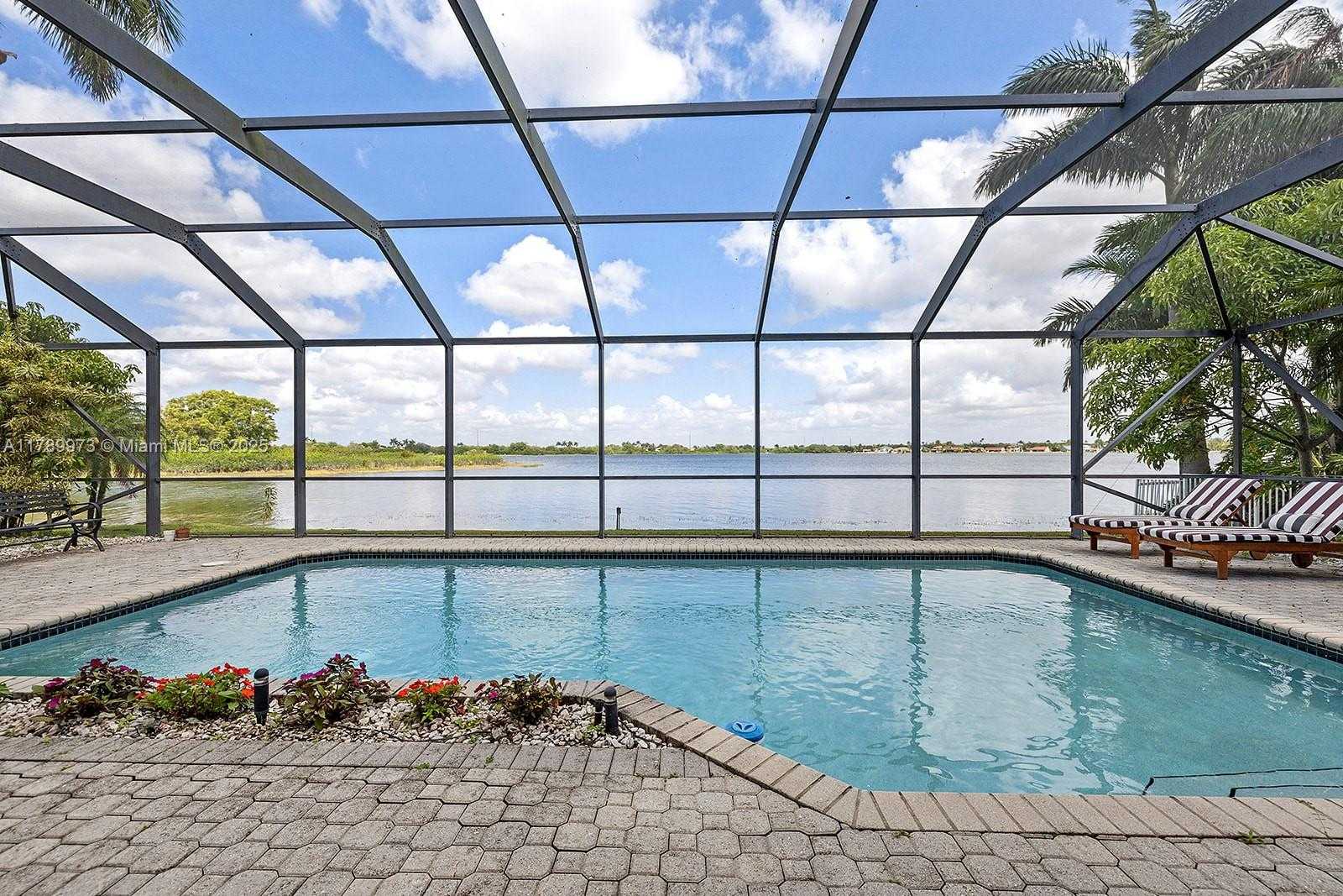 Small Image of 1206 NORTH WEST 180TH AVE, Pembroke Pines Number 4