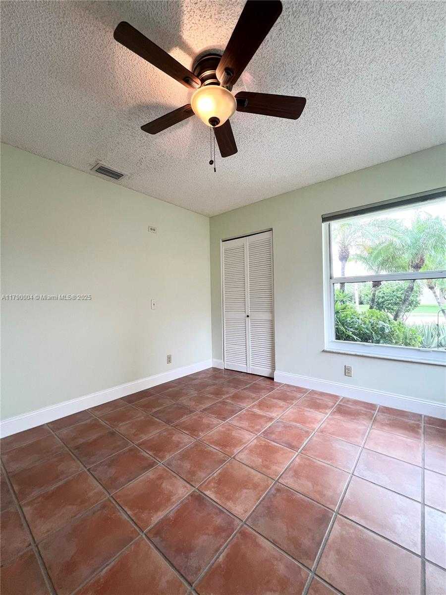 Small Image of 9271 ARBORWOOD CIR, Davie Number 11