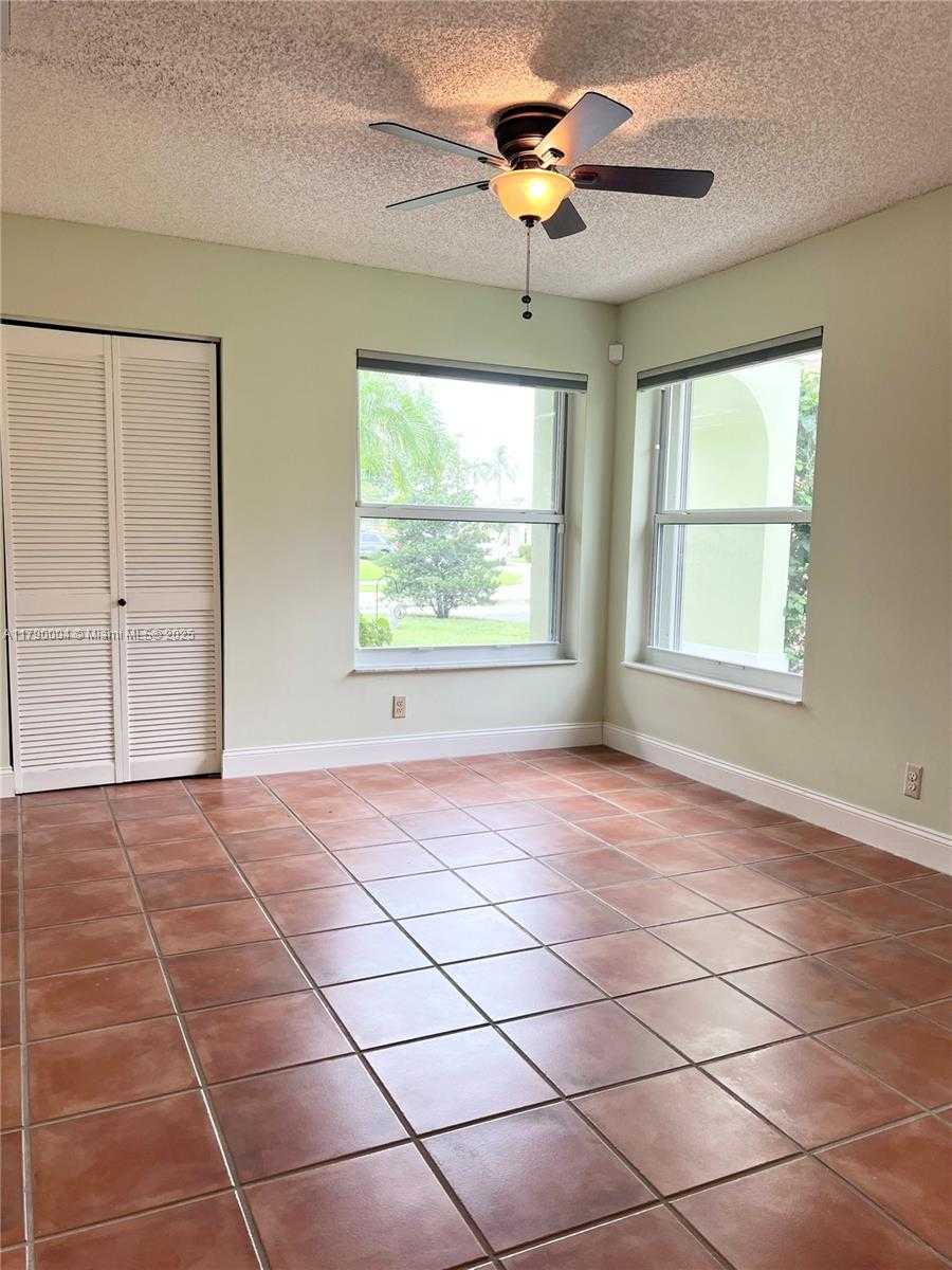 Small Image of 9271 ARBORWOOD CIR, Davie Number 13