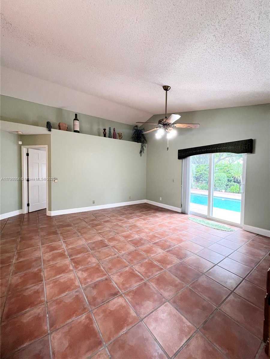 Small Image of 9271 ARBORWOOD CIR, Davie Number 16