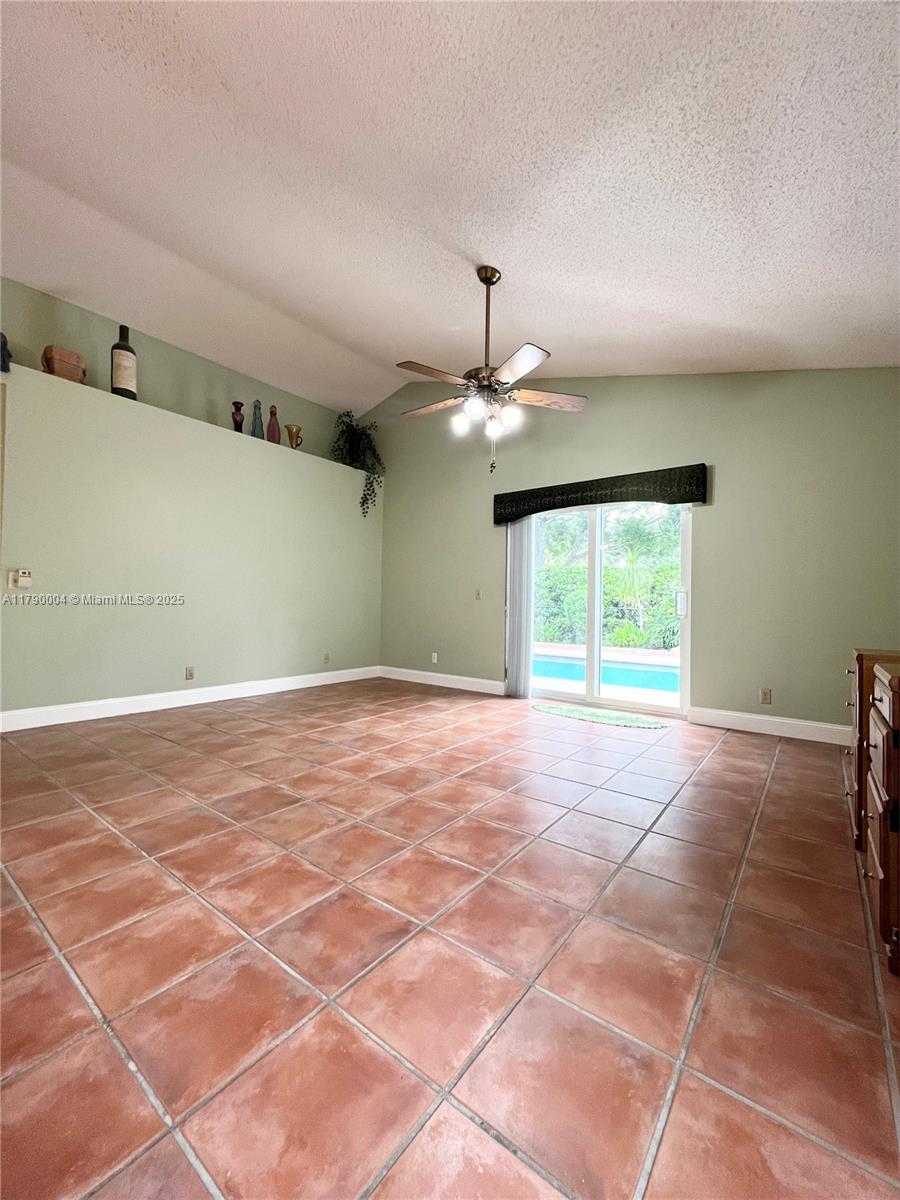 Small Image of 9271 ARBORWOOD CIR, Davie Number 17