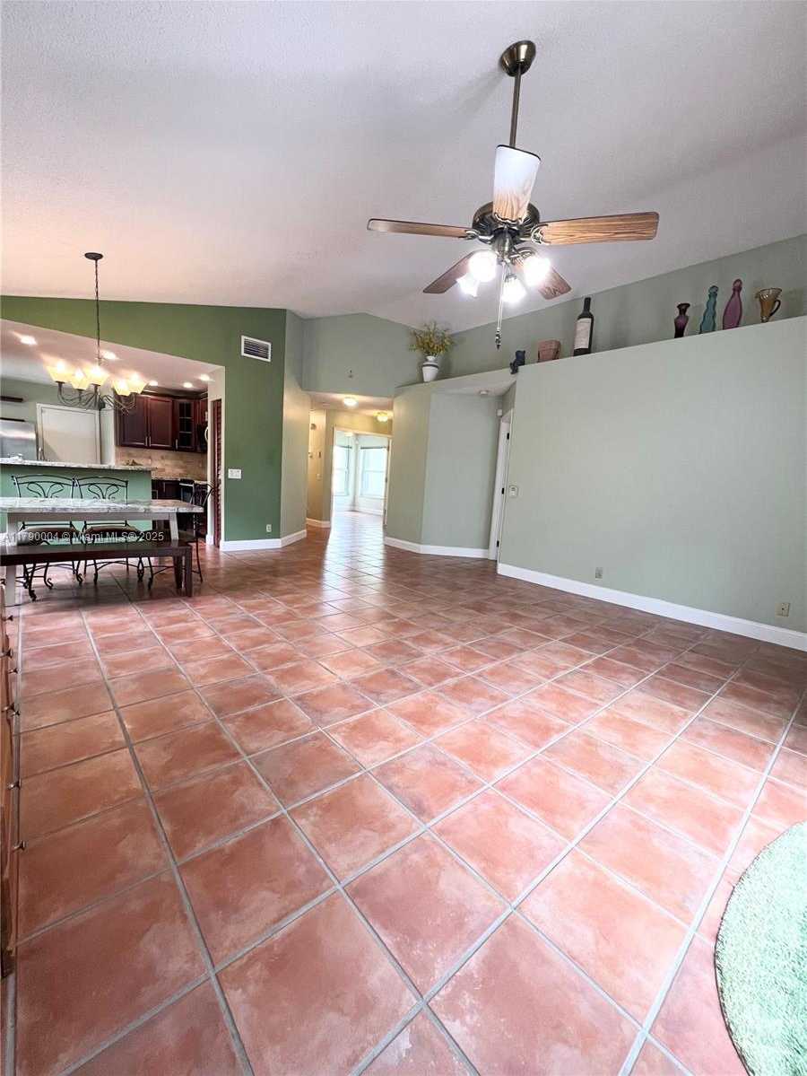 Small Image of 9271 ARBORWOOD CIR, Davie Number 20