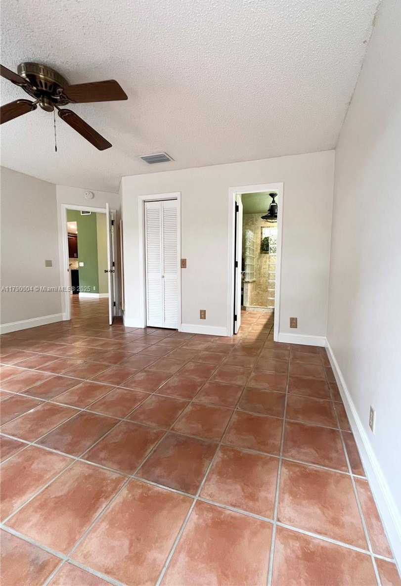 Small Image of 9271 ARBORWOOD CIR, Davie Number 24