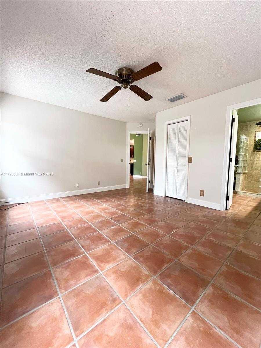 Small Image of 9271 ARBORWOOD CIR, Davie Number 25