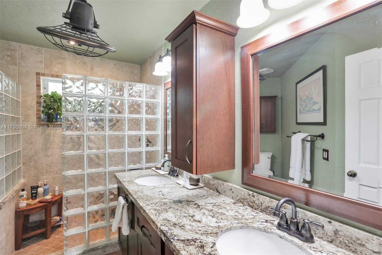 Small Image of 9271 ARBORWOOD CIR, Davie Number 27