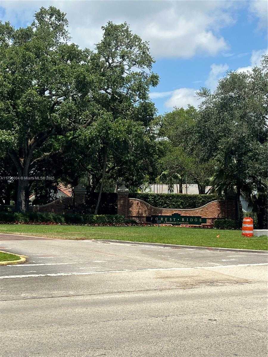Small Image of 9271 ARBORWOOD CIR, Davie Number 39