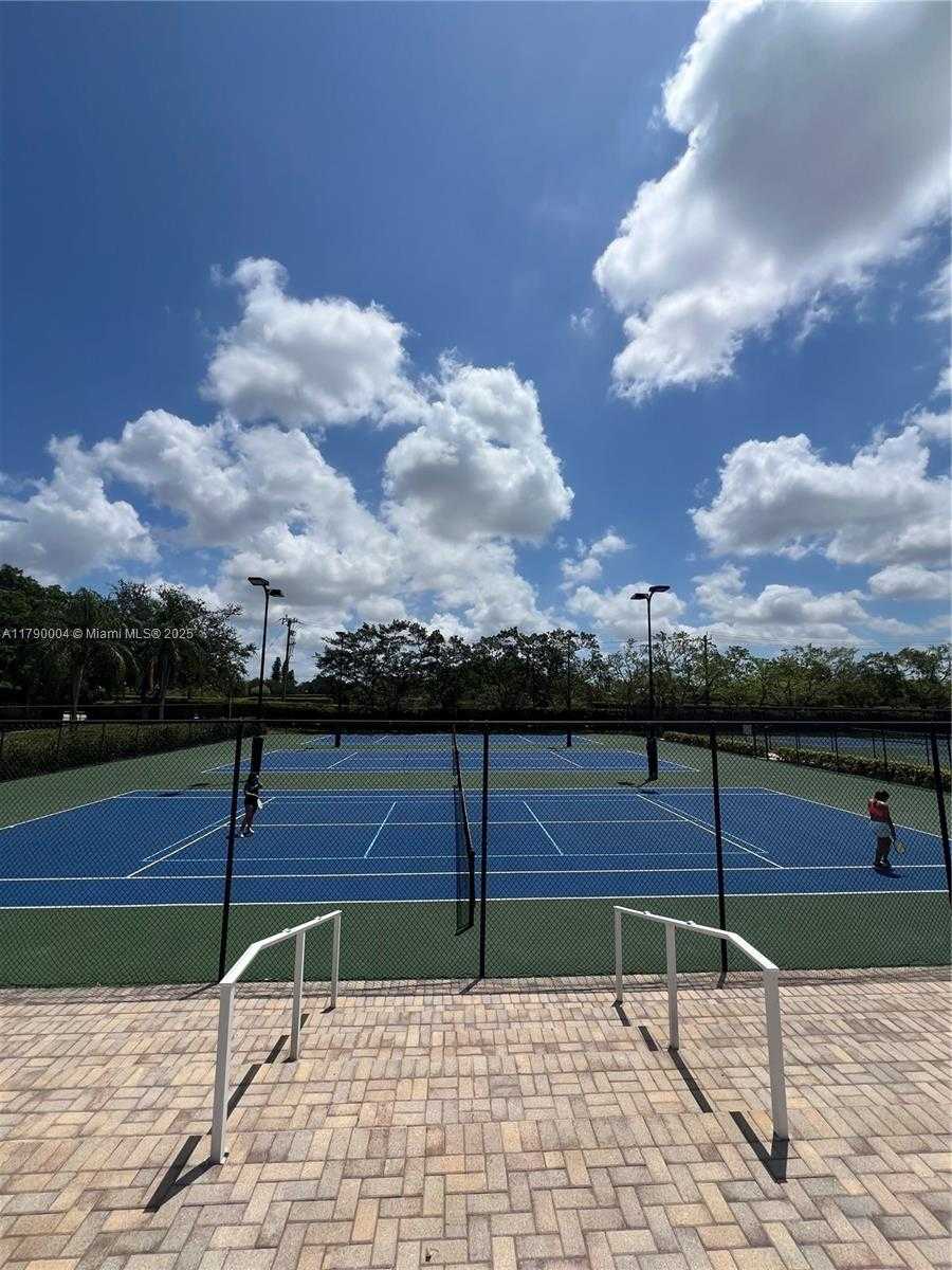Small Image of 9271 ARBORWOOD CIR, Davie Number 44