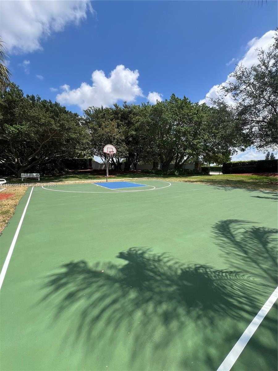 Small Image of 9271 ARBORWOOD CIR, Davie Number 45