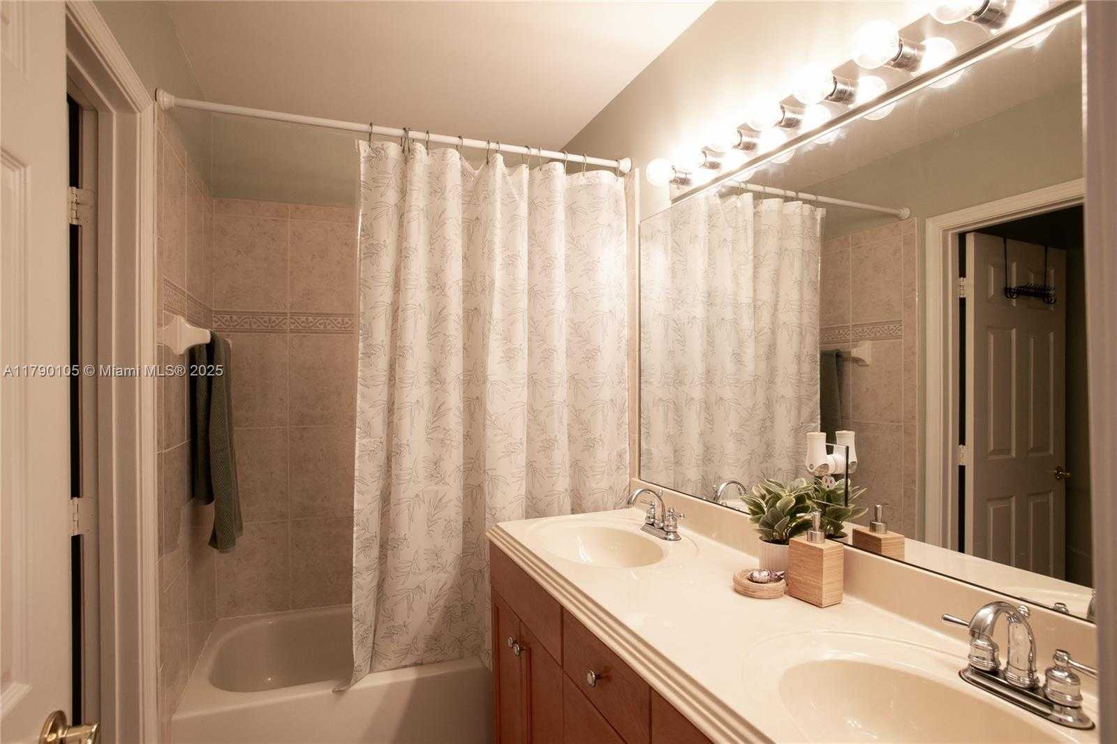 Small Image of 5067 SOUTH WEST 162ND AVE, Miramar Number 19