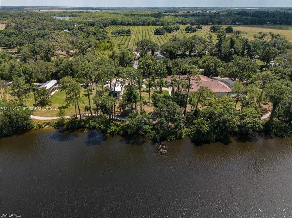 Small Image of 2920 FORT DENAUD RD, La Belle Number 33