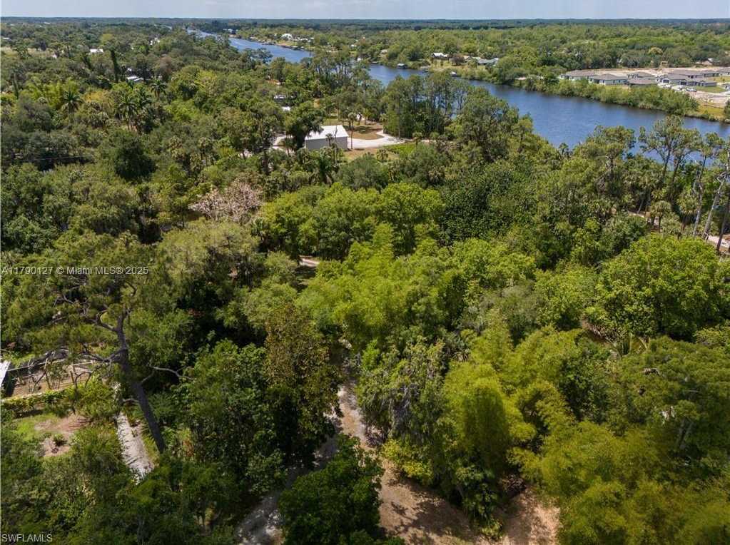 Small Image of 2920 FORT DENAUD RD, La Belle Number 37