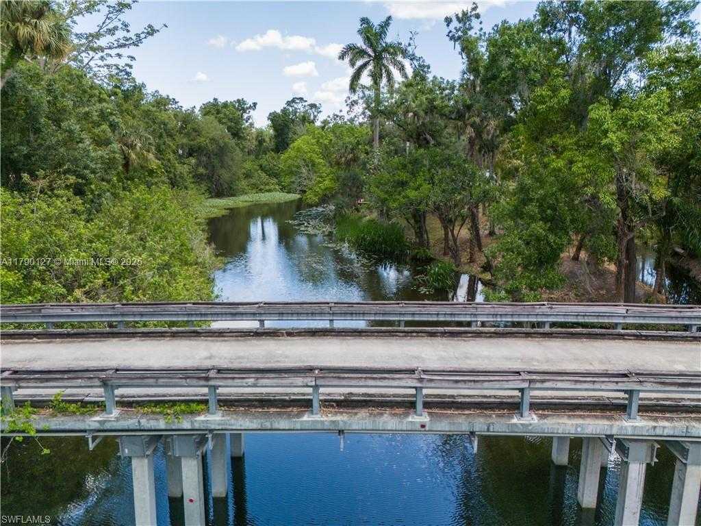Small Image of 2920 FORT DENAUD RD, La Belle Number 4