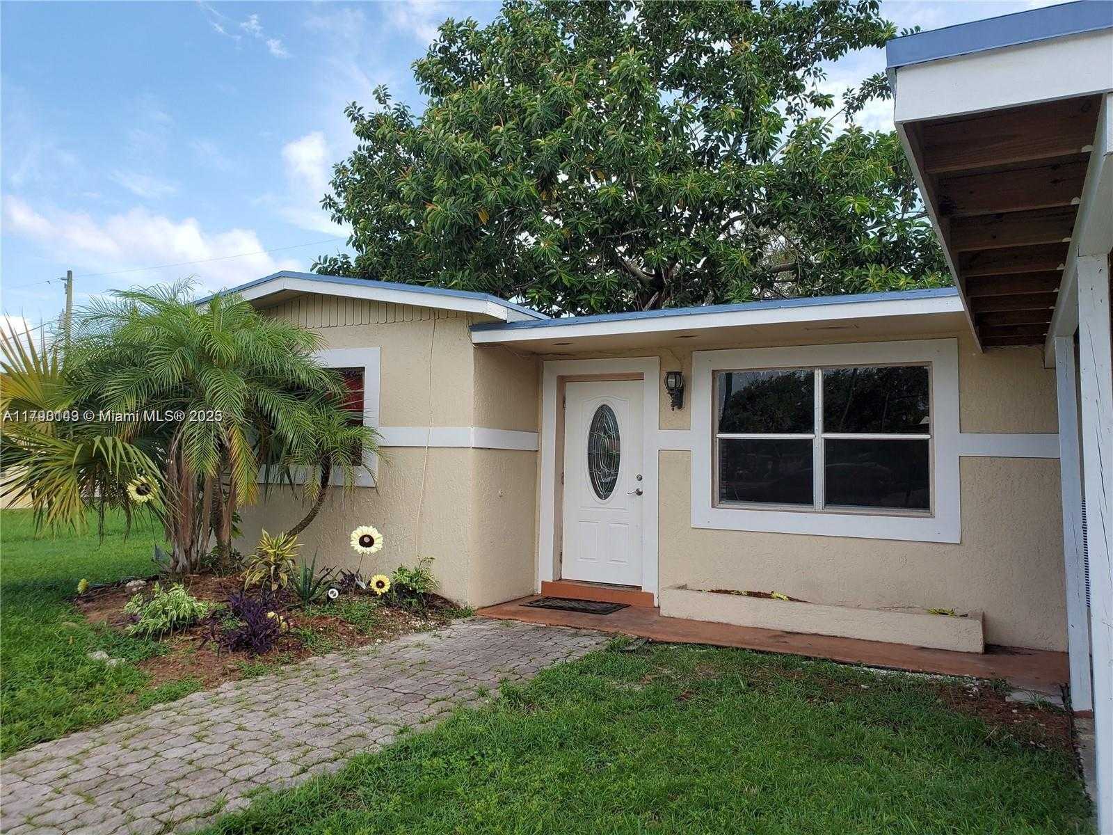 Small Image of 2540 NORTH WEST 15TH ST, Fort Lauderdale Number 2