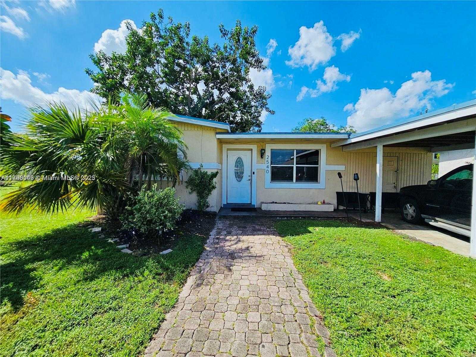 Small Image of 2540 NORTH WEST 15TH ST, Fort Lauderdale Number 3