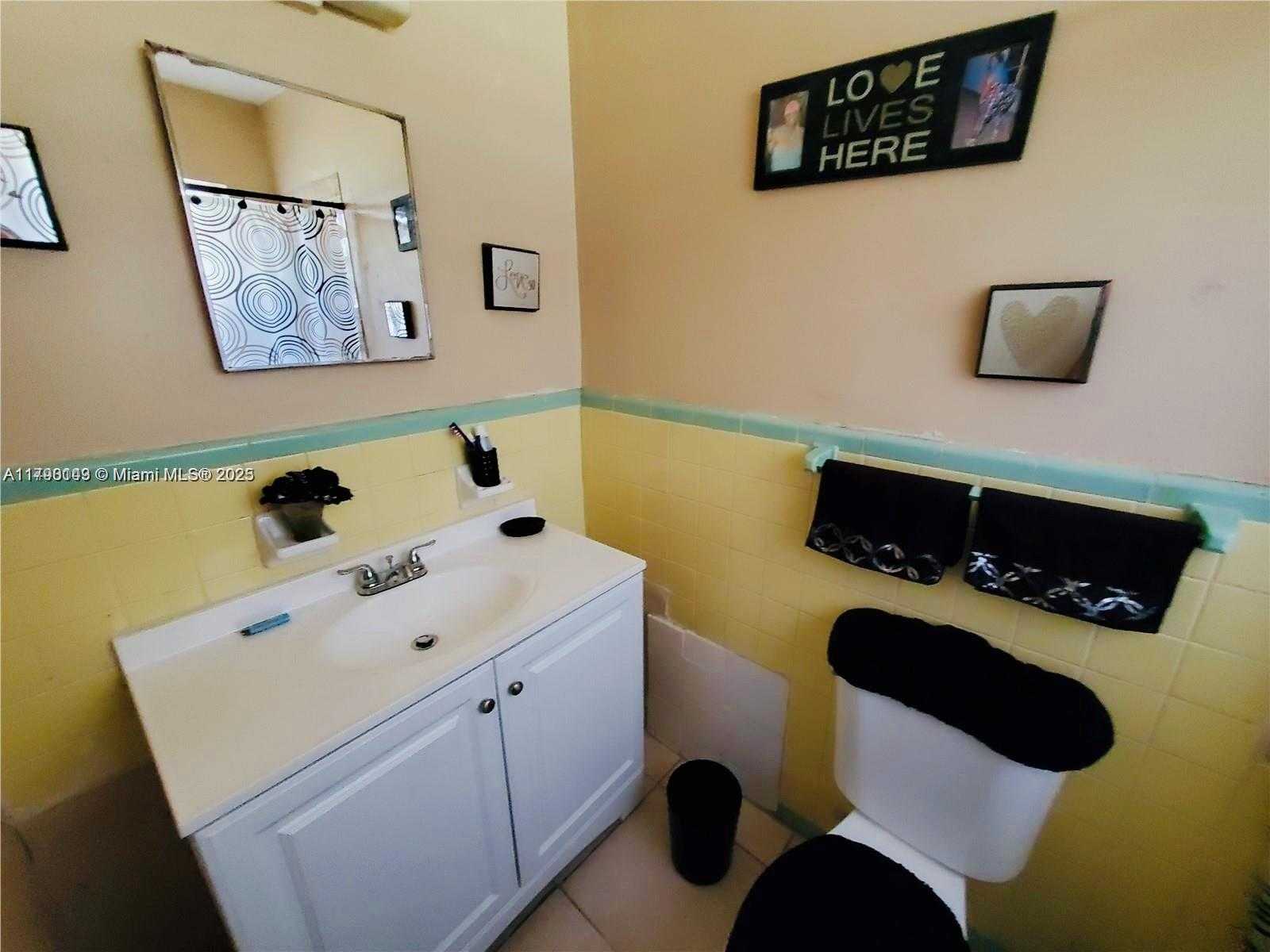 Small Image of 2540 NORTH WEST 15TH ST, Fort Lauderdale Number 7