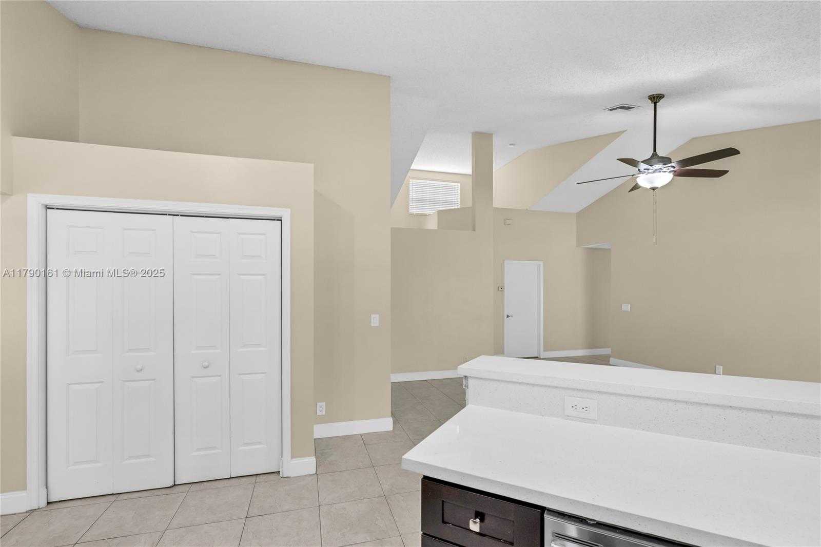 Small Image of 3562 WEST SOUTHERN ORCHARD RD W, Davie Number 11