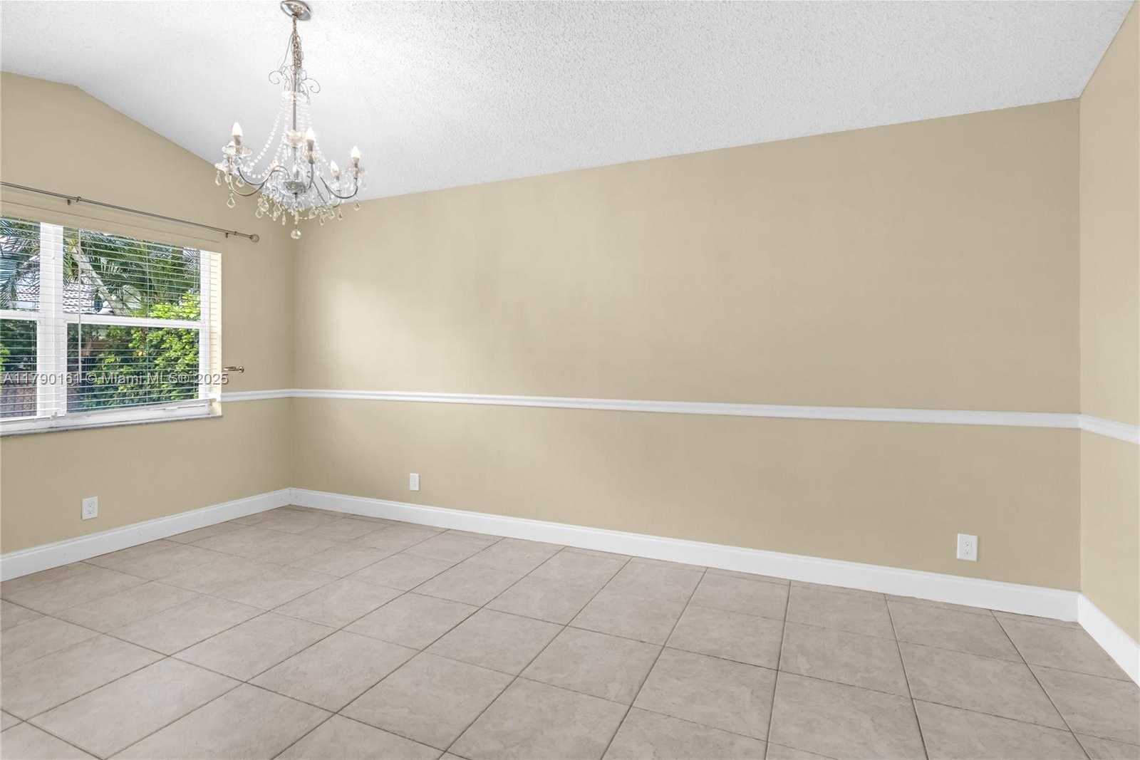 Small Image of 3562 WEST SOUTHERN ORCHARD RD W, Davie Number 13