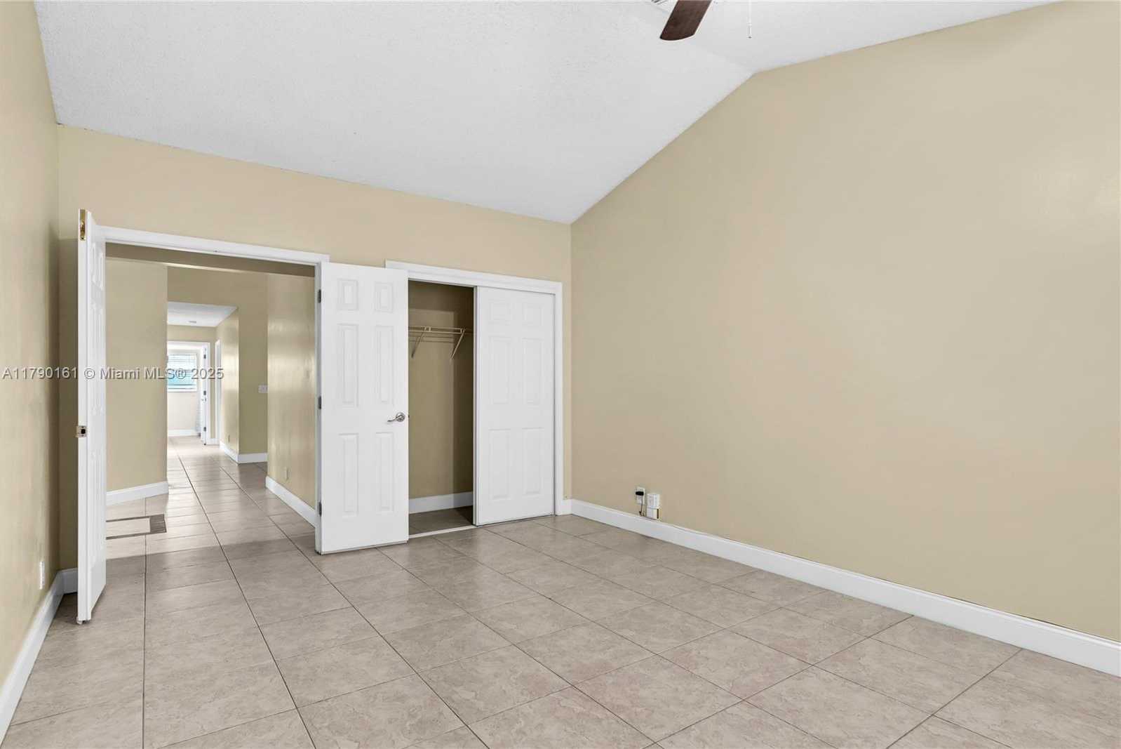 Small Image of 3562 WEST SOUTHERN ORCHARD RD W, Davie Number 17