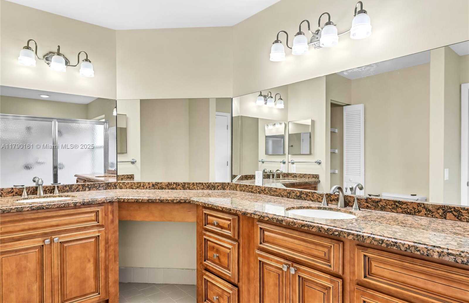 Small Image of 3562 WEST SOUTHERN ORCHARD RD W, Davie Number 22