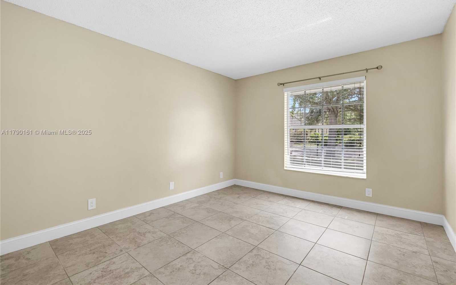 Small Image of 3562 WEST SOUTHERN ORCHARD RD W, Davie Number 25
