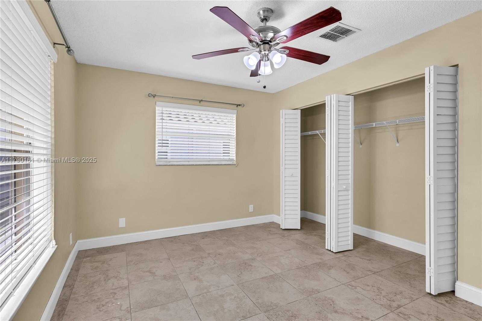 Small Image of 3562 WEST SOUTHERN ORCHARD RD W, Davie Number 26
