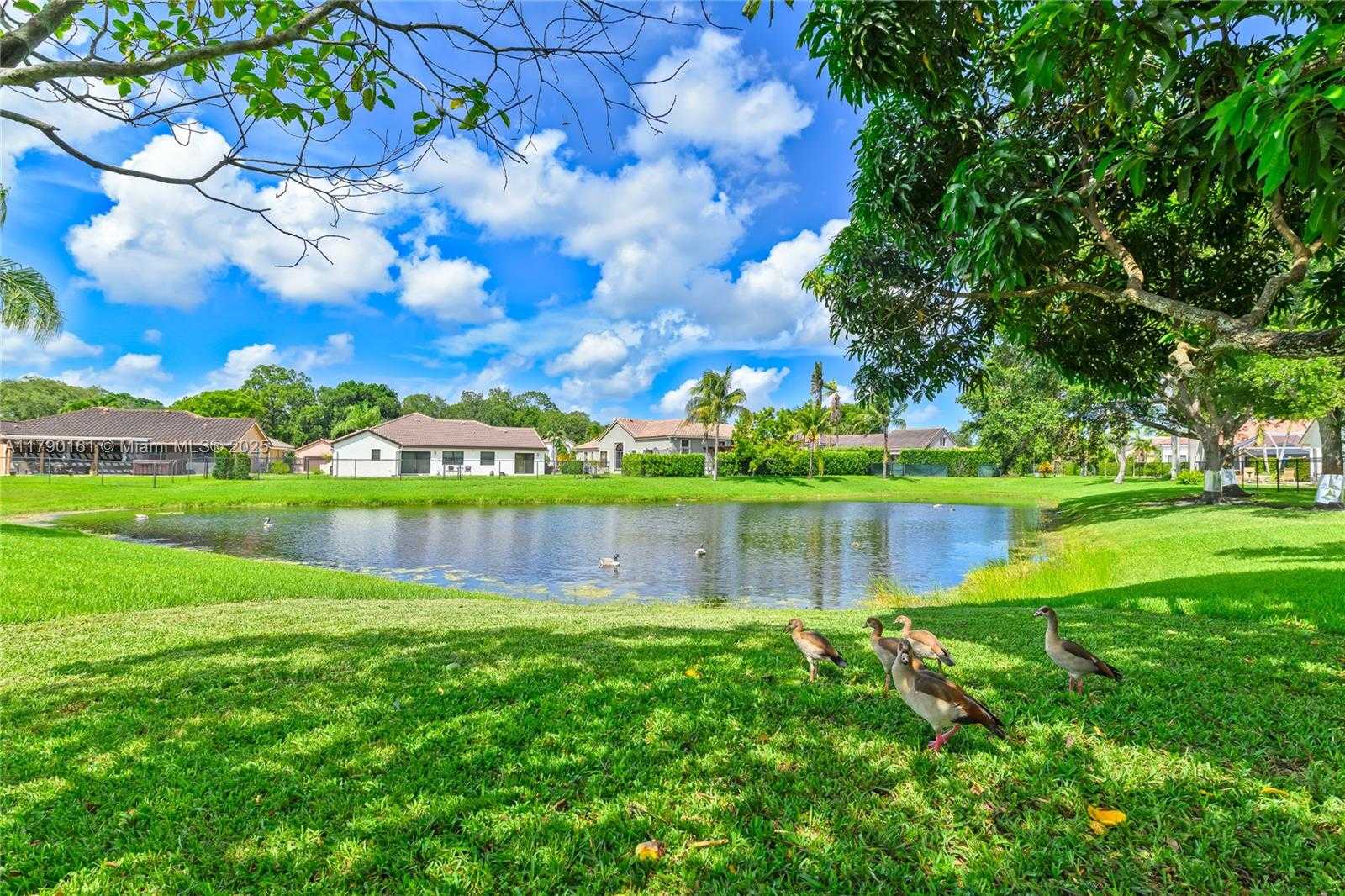 Small Image of 3562 WEST SOUTHERN ORCHARD RD W, Davie Number 32
