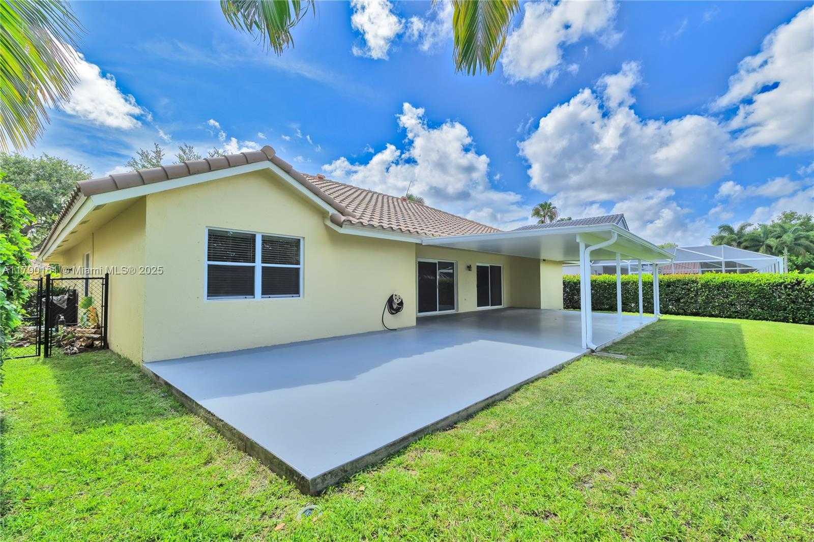 Small Image of 3562 WEST SOUTHERN ORCHARD RD W, Davie Number 36