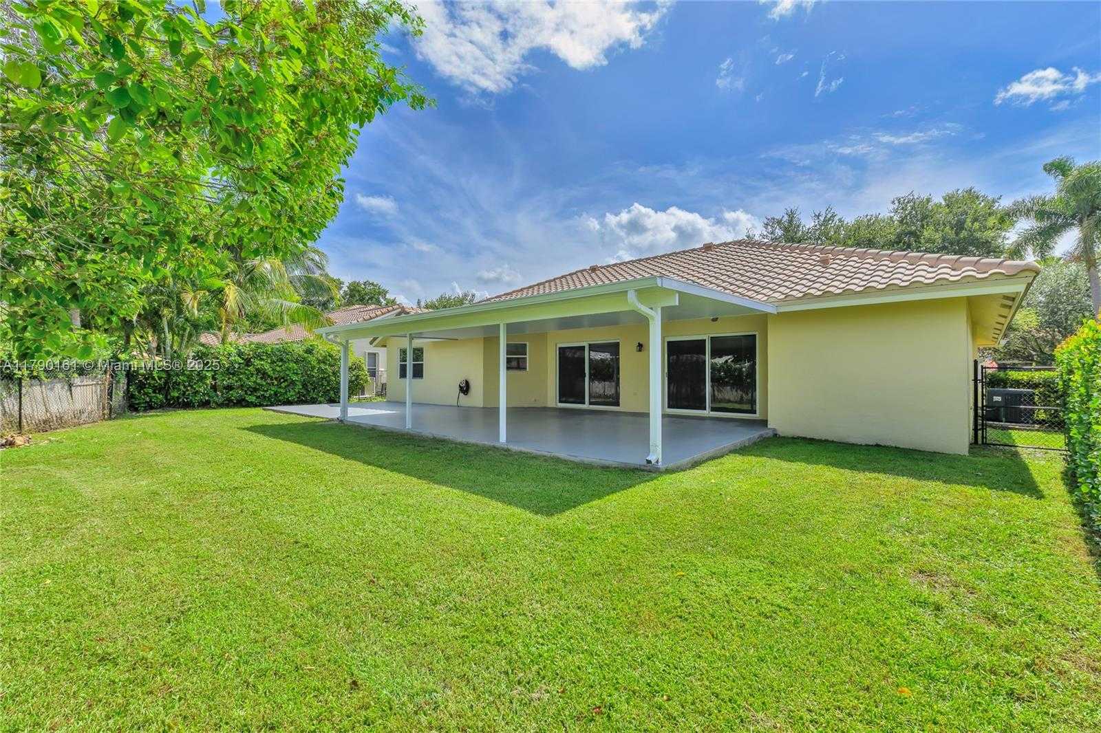 Small Image of 3562 WEST SOUTHERN ORCHARD RD W, Davie Number 37