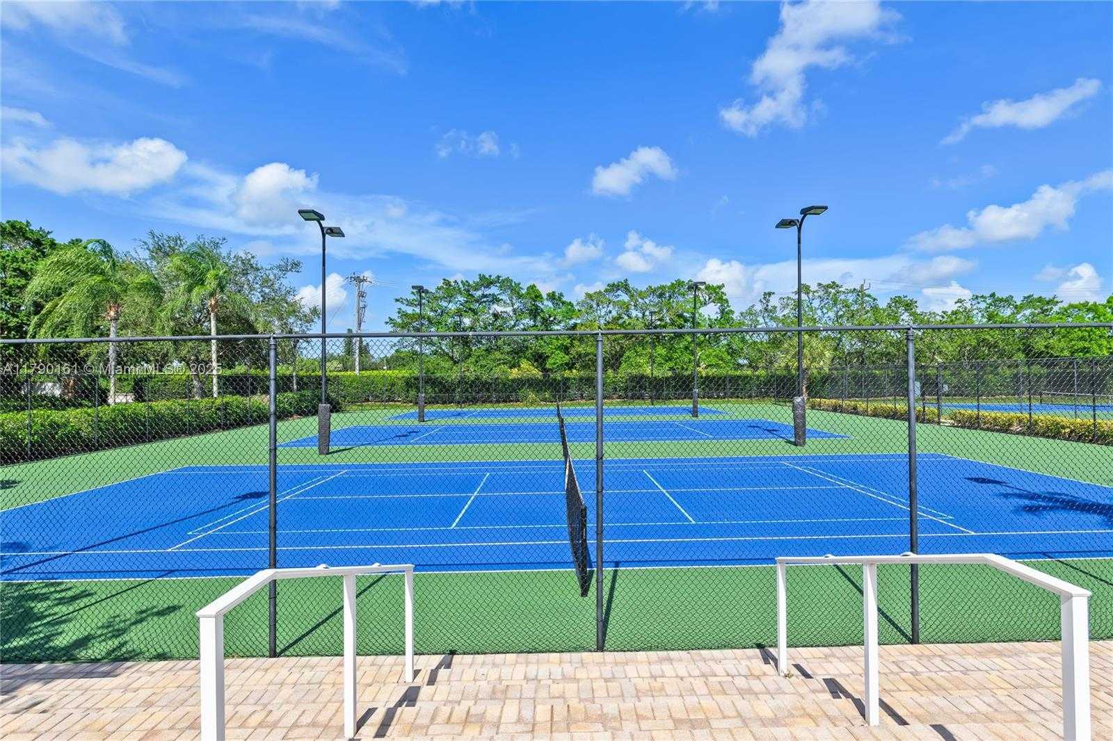 Small Image of 3562 WEST SOUTHERN ORCHARD RD W, Davie Number 39