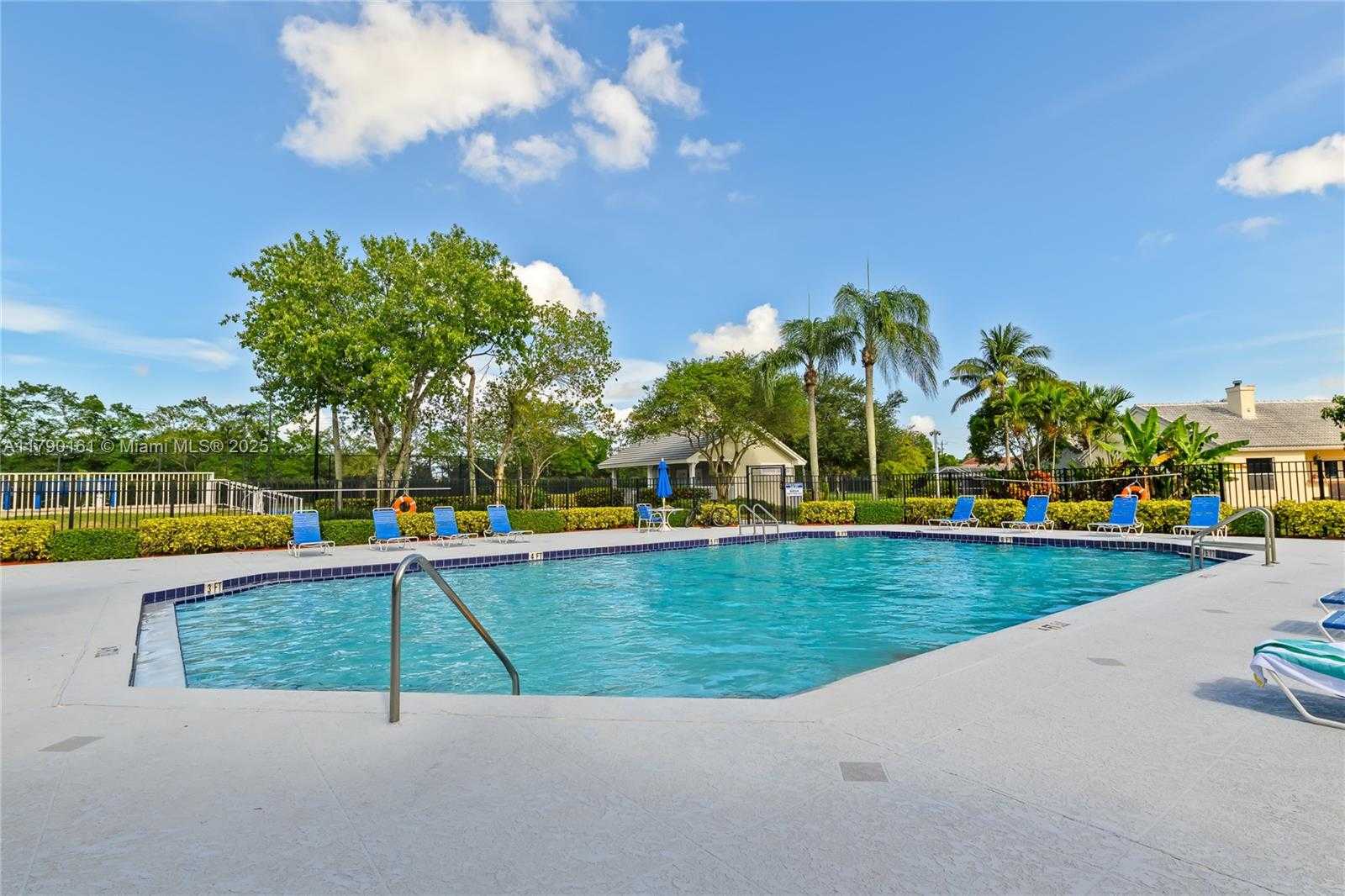 Small Image of 3562 WEST SOUTHERN ORCHARD RD W, Davie Number 41