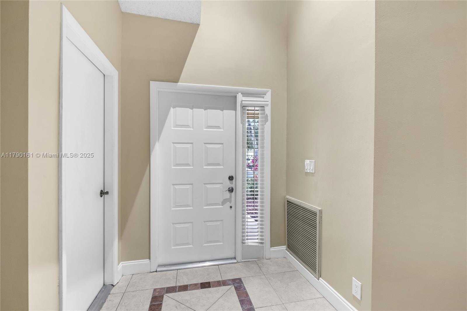Small Image of 3562 WEST SOUTHERN ORCHARD RD W, Davie Number 5